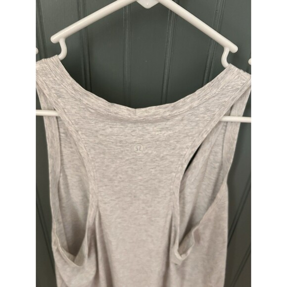 Women’s Lululemon Love Tank Top Heathered Core Ultra Light Grey Size 6/8 - Picture 2 of 5